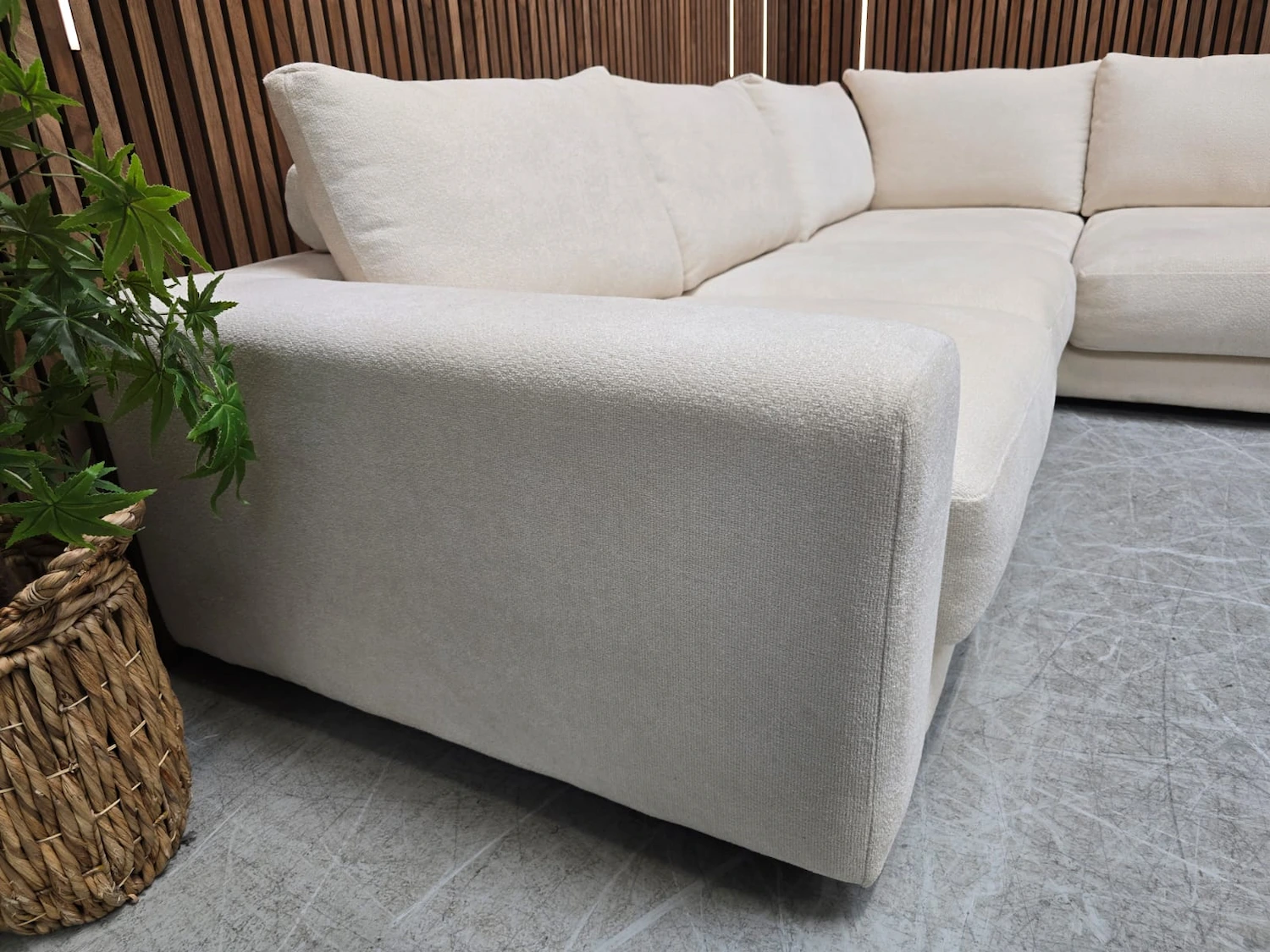 Left hand sofa end Large Corner Sofa & Glass Coffee Table In White Cosy Fabric