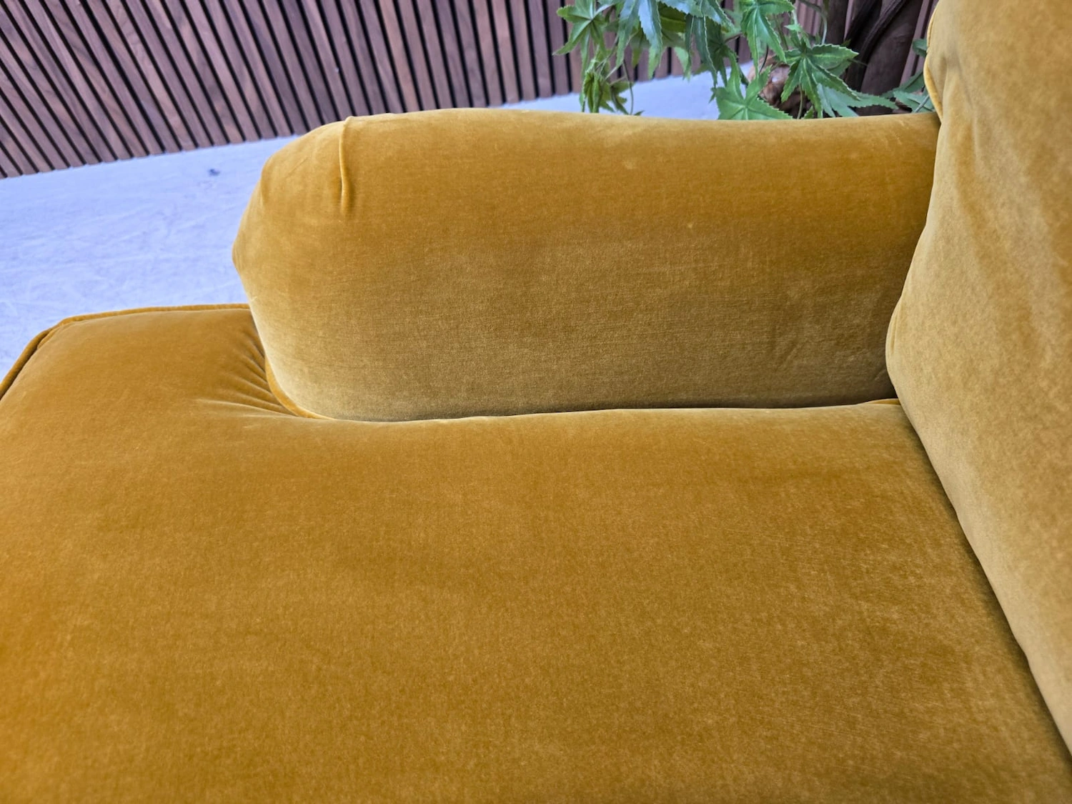 picture of the left topside arm on the bluebell sofa