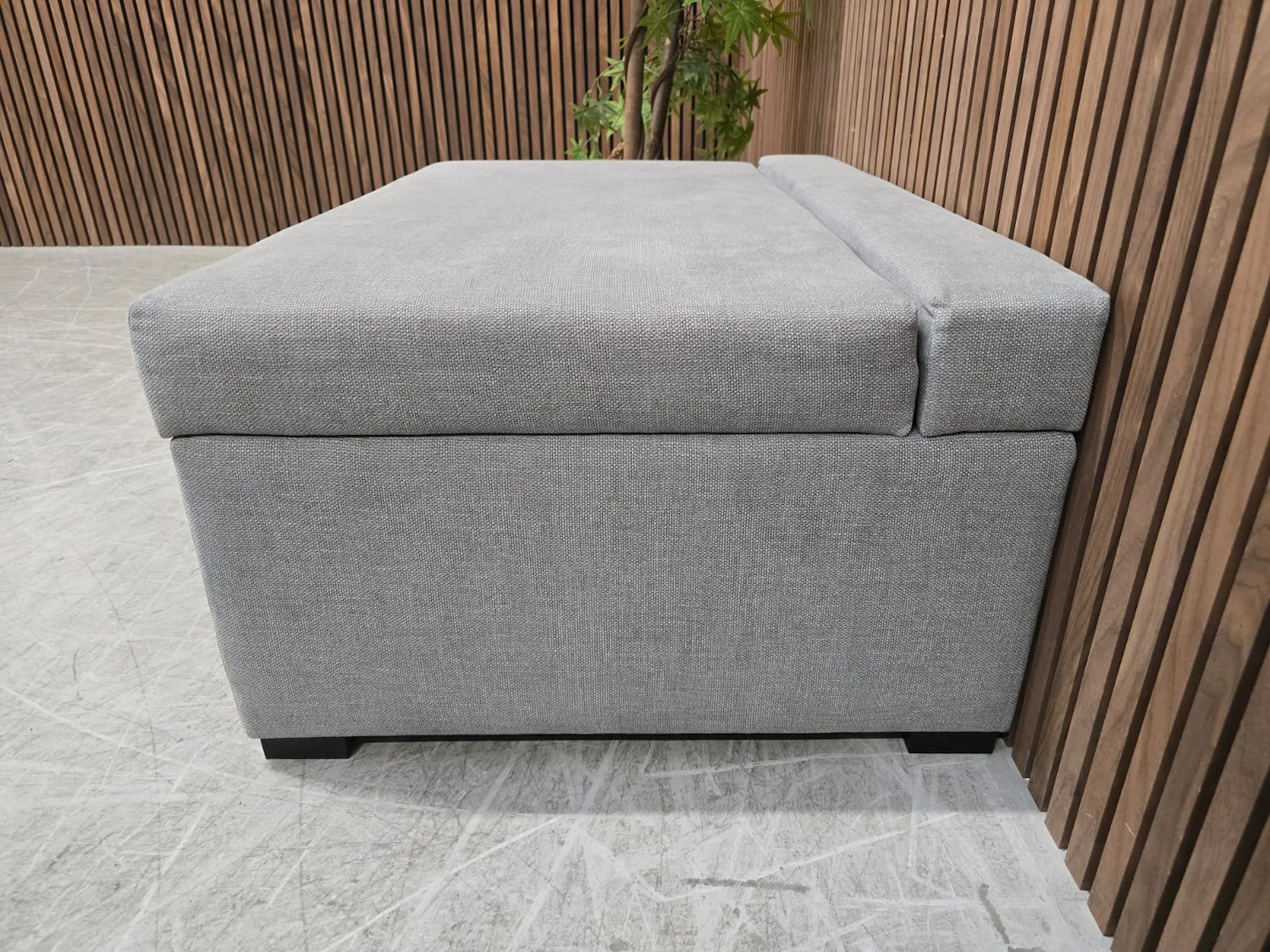 right side detail of the henry bed in a box