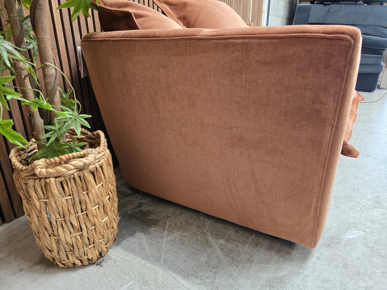 oddysey loveseat in apricot 4