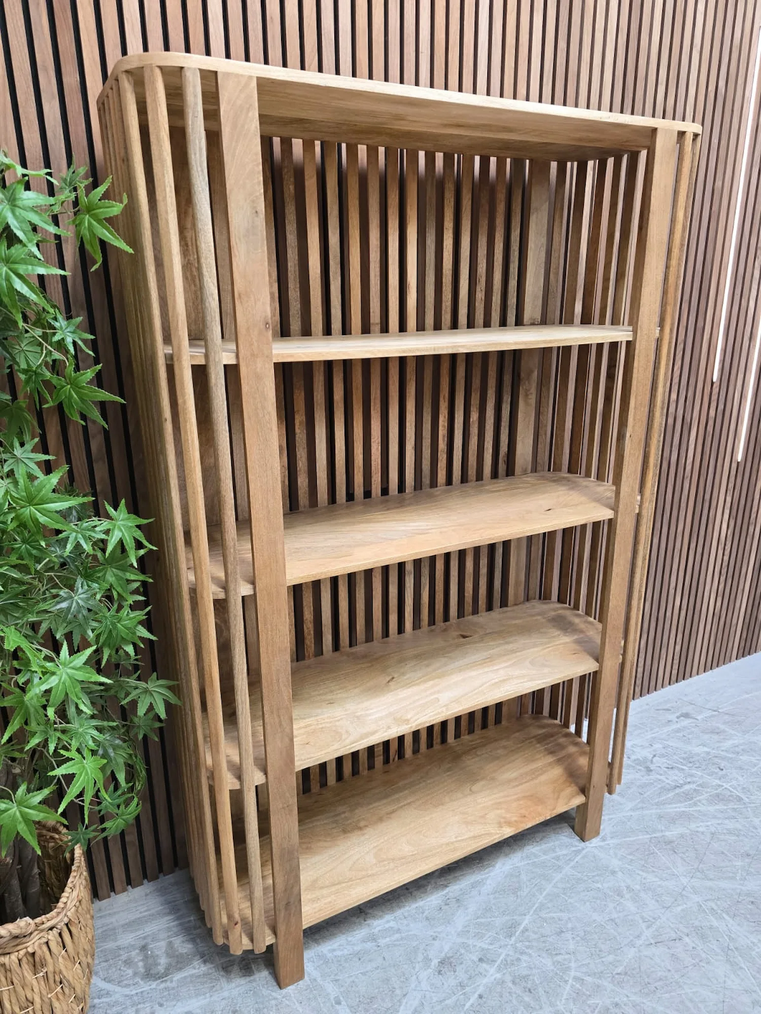 slatted display unit 2