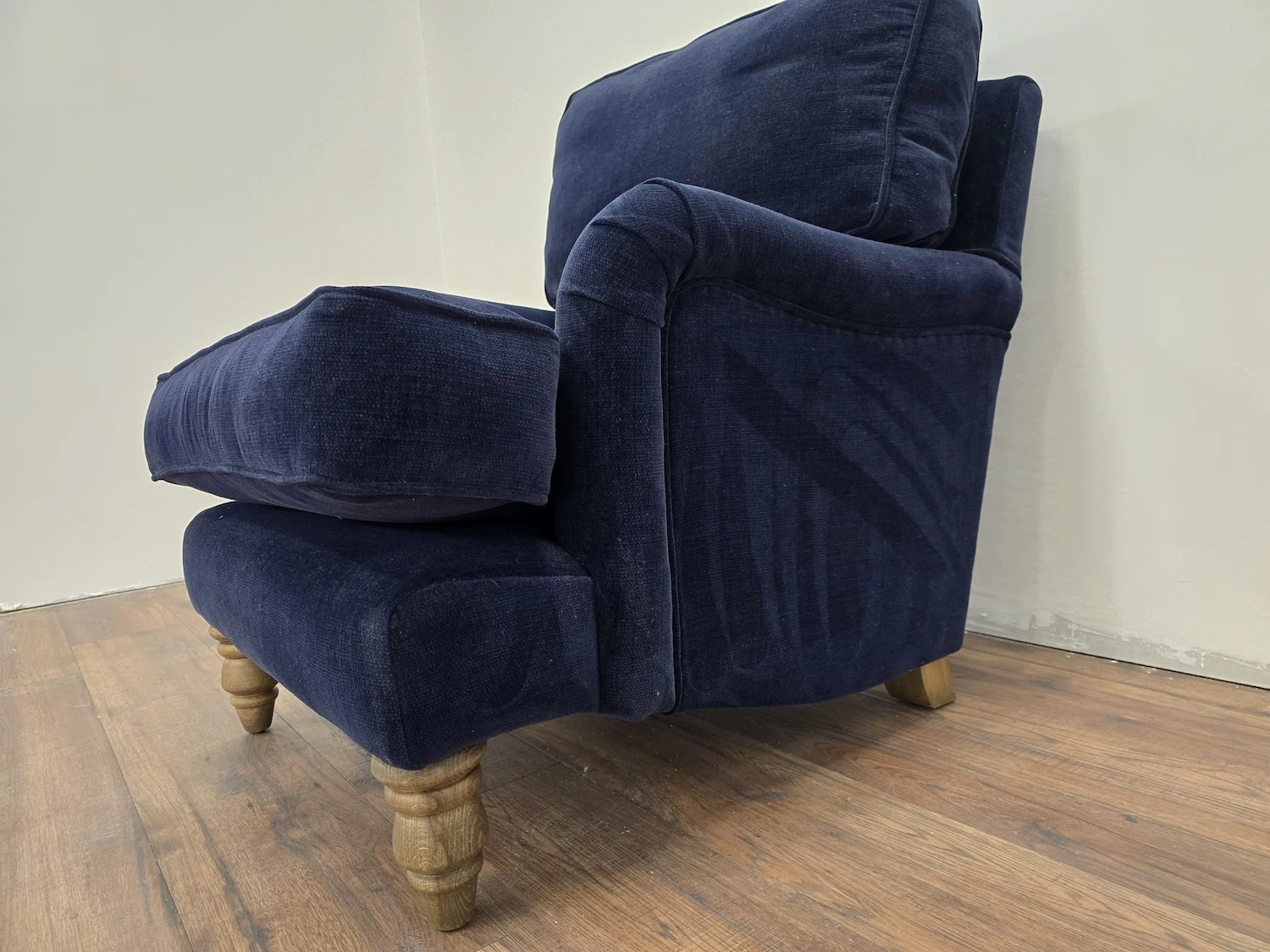 Bluebell small armchair in port royal 4
